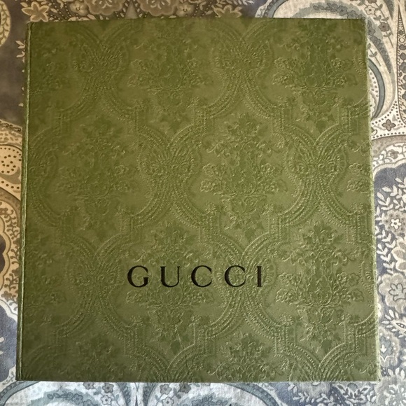 AUTHENTIC GUCCI GG MARMONT WIDE BELT WITH PEARLS
Size 90 - Picture 5 of 7